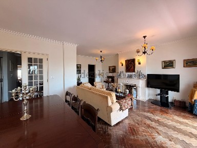Apartamento T3 à venda na Estrada Alagoa, 311