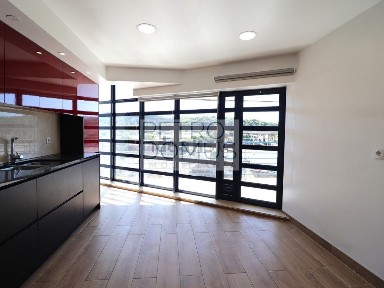Apartamento T3 à venda na Rua de Campolide
