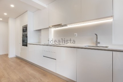Apartamento T2 à venda na Praceta Tomás da Anunciação