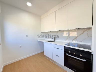Apartamento T2 à venda na Avenida Padre Alberto Neto, 64
