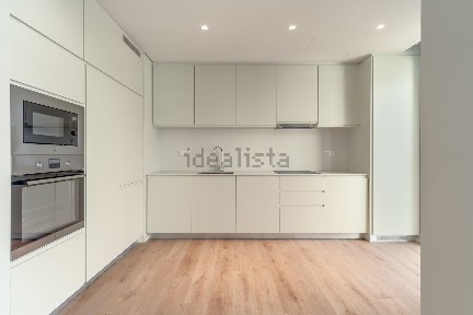 Apartamento T3 à venda na Rua da Qt.ª das Romeiras, 104