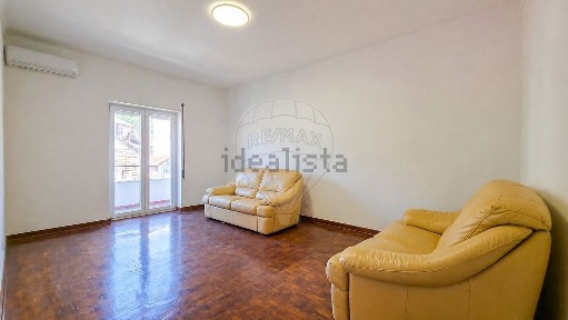 Arrendamento de apartamento T3 na Rua Mateus Fernandes