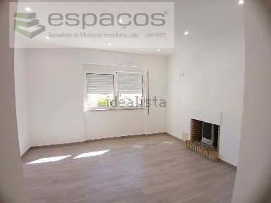 Arrendamento de apartamento T2 na Rua Domingos José Robalo