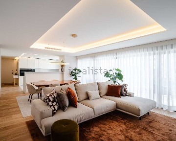 Duplex à venda na Rua João de Freitas Branco s/n