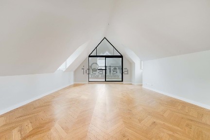 Apartamento T2 à venda na Praça 5 de Outubro