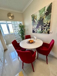 Apartamento T3 à venda na Rua Maria Benvinda Gama, 6