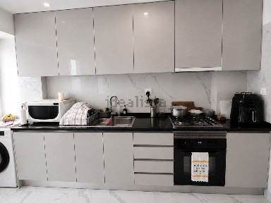 Apartamento T2 à venda na Avenida José Elias Garcia, 41