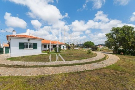Quinta à venda na Montesouros - Zambujal