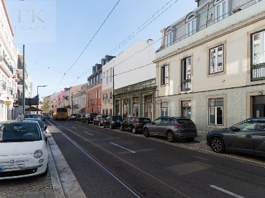 Moradia geminada à venda na Rua Bartolomeu Dias, 107