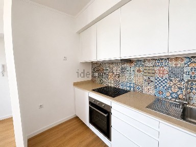 Apartamento T1 à venda na Rua José Mergulhão