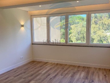 Apartamento T2 à venda no Centro do Estoril