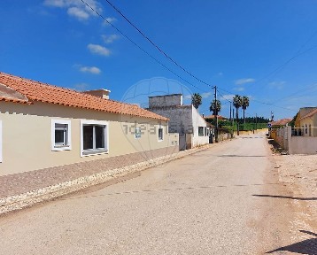 Moradia independente à venda em Lamas e Cercal