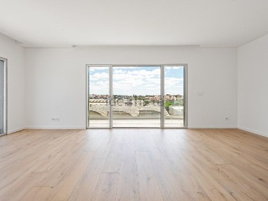 Apartamento T2 à venda na Rua Carlos Lopes