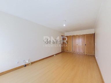 Apartamento T1 à venda em Azinhaga da Cidade, 1