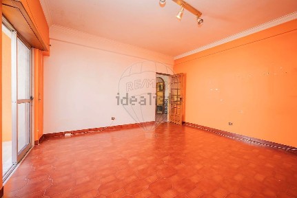 Apartamento T3 à venda na Rua Bento de Jesus Caraça