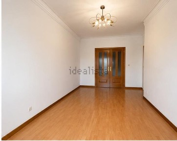 Apartamento T2 à venda na Rua José Augusto Neves Cardoso Pires, 4