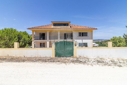 Vila Franca de Xira, Estrada do Farrobo