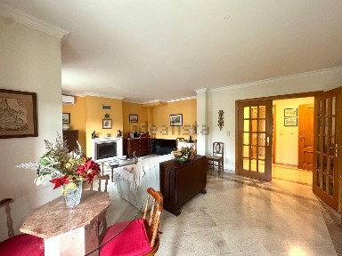 Apartamento T2 à venda na Estrada da Ribeira, 456
