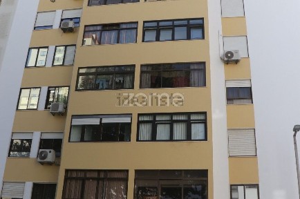 Apartamento T3 à venda em Alfragide
