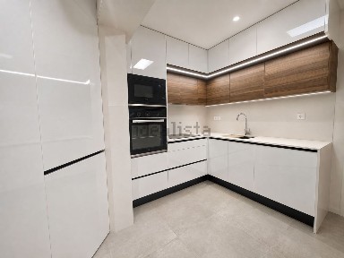 Apartamento T2 à venda na Avenida Cardoso Lopes