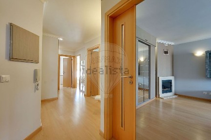 Arrendamento de apartamento T2 em Val 2077