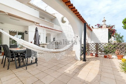 Arrendamento de apartamento T2 no Urbanização Algarvesol