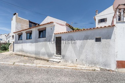 Casa ou moradia à venda na Estrada dos Bernardos s/n