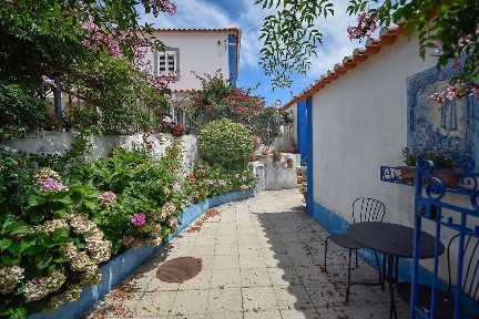 Igreja Nova e Cheleiros, Calçada da Fonte