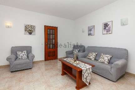 Arrendamento de apartamento T2 na Rua da Alfarrobeira
