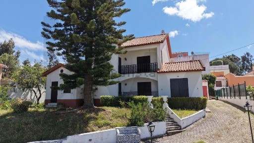 Moradia independente à venda em Torres Vedras e Matacães