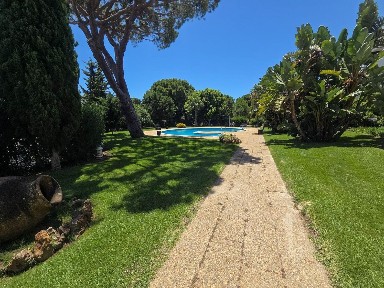 Arrendamento de apartamento T1 no Caminho das Alfarrobeiras