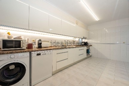 Apartamento T2 à venda na Rua Cidade de Coimbra