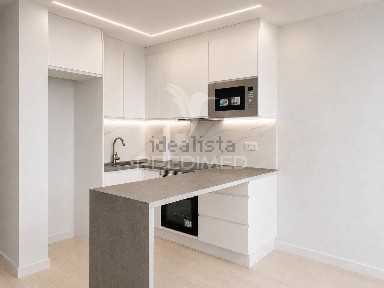 Apartamento T0 à venda na Rua José Henriques Coelho, 3