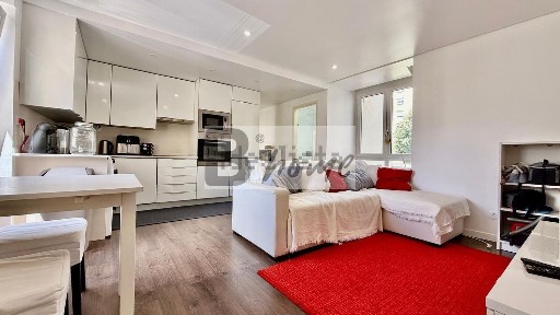 Apartamento T2 à venda na Rua Pedro de Queirós Pereira s/n