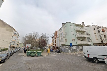 Apartamento T4 à venda no Centro da Amadora