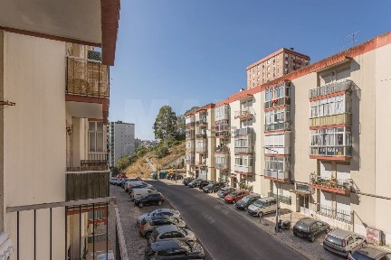 Apartamento T2 à venda em Santo António dos Cavaleiros e Frielas