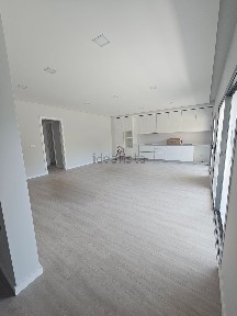 Apartamento T3 à venda na Rua Cap. Manuel Baleisão do Passo, 11