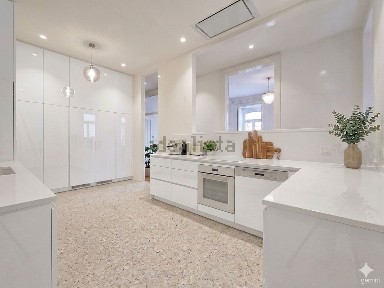 Apartamento T4 à venda na Travessa do Enviado de Inglaterra, 1