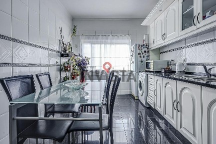 Apartamento T2 à venda na Bom Sucesso