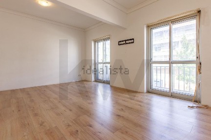Apartamento T4 à venda na Avenida Dom João V s/n