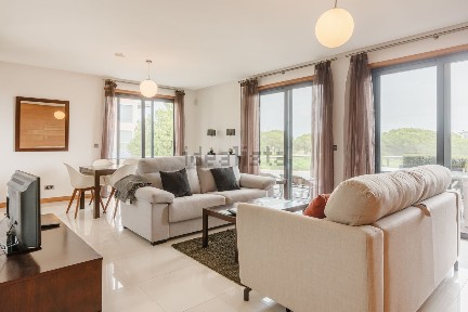 Arrendamento de apartamento T2 na Rua da Romanzeira, 633