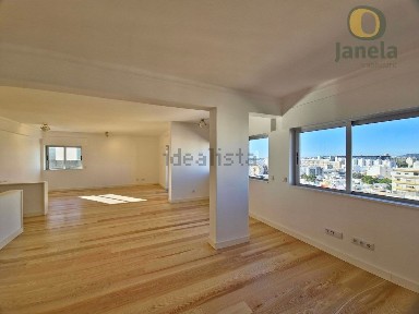 Arrendamento de apartamento T4 no Centro