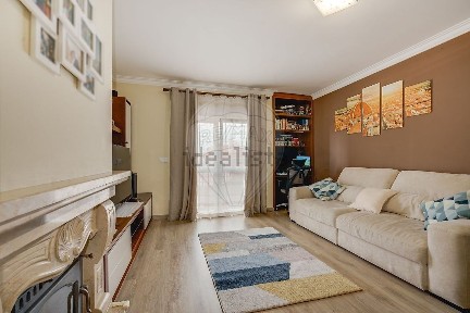 Apartamento T2 à venda na Rua do Girassol