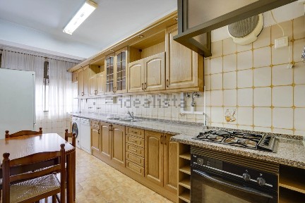 Apartamento T3 à venda em Póvoa de Santo Adrião e Olival Basto