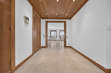 Apartamento T3 à venda na Rua Fernando Namora, 34