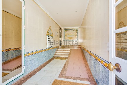 Apartamento T2 à venda na Rua Ramalho Ortigão, 13