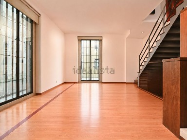 Apartamento T3 à venda na Rua Dom Pedro V, 107