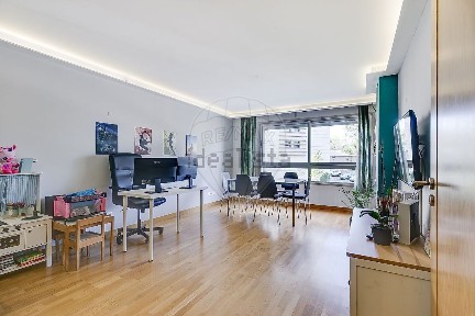 Apartamento T2 à venda na Rua José Travassos