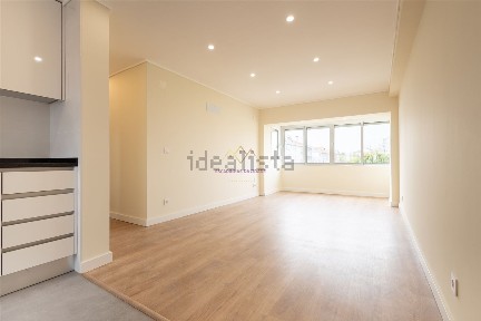 Apartamento T3 à venda na Rua Vila Alferes Chamusca