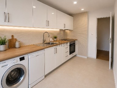 Apartamento T2 à venda na Rua Laura Aires